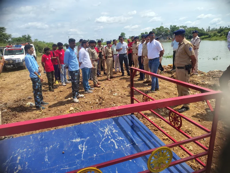 कलेक्टर एवं पुलिस अधीक्षक ने परसुखेड़ी तालाब पर गणेश विसर्जन व्यवस्थाओं का लिया जायजा