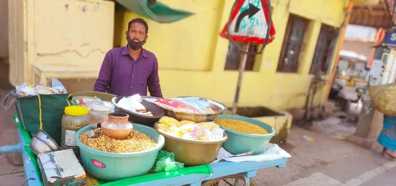 पीएम स्वनिधि योजना बनी सहारा, चने-फुटाने का ठेला लगाने वाले फूलचंद कहार की बदली जिंदगी