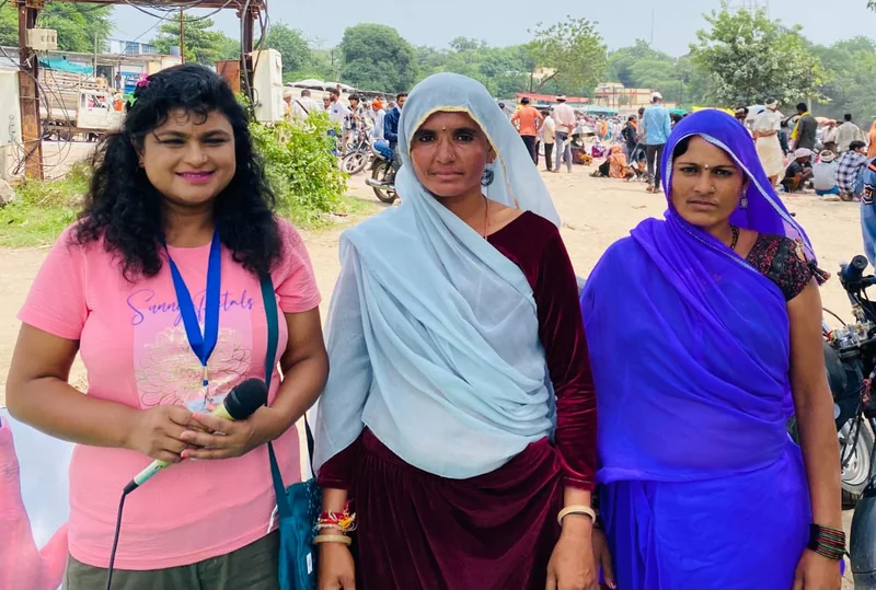 रानापुर हाट बाजार में लोकनृत्य के माध्यम से दिया मतदाता जागरूकता का संदेश
