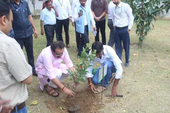 स्वच्छता ही सेवा 2026 के तहत एक्यूसीएस परिसर में “एक पेड़ माँ के नाम” अभियान आयोजित किया गया