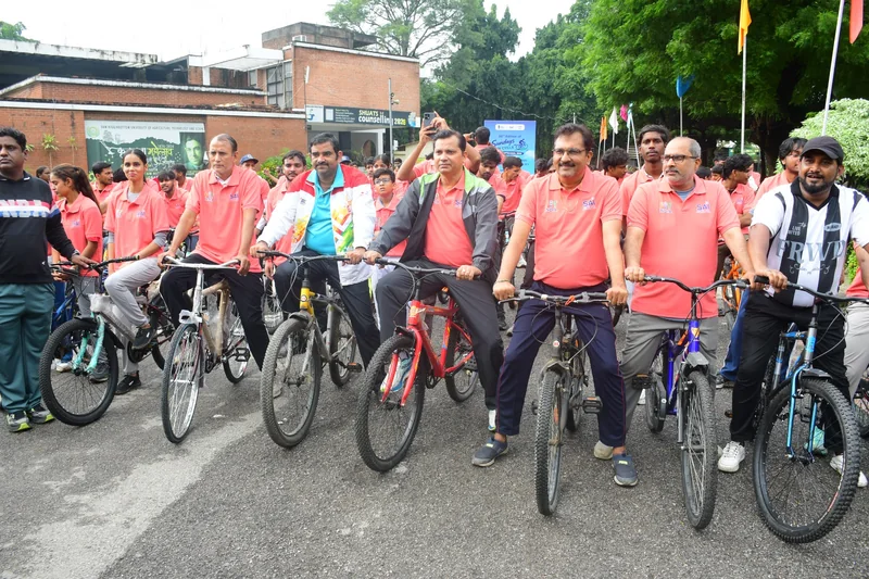 फिटनेस और खेलो इंडिया की पहलों को बढ़ावा देने के लिए SAI NSRC लखनऊ ने SHUATS, प्रयागराज में भव्य ‘संडेज ऑन…